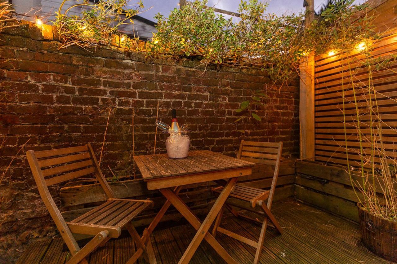 Stylish & Cosy Margate Escape With Hot Tub And Log Burner Dogs Welcome Exterior foto